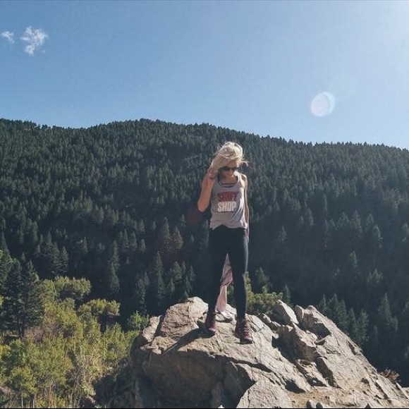 Meet your Posher, Kelli - Picture 8 of 8